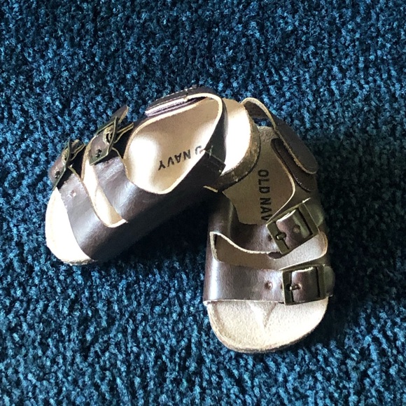 BRAND NEW Old Navy Sandles 3-6 months - Picture 1 of 4